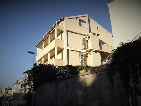 Holidays 10 * Split
